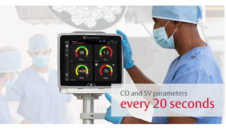 Foto di un chirurgo che utilizza Swan-Ganz